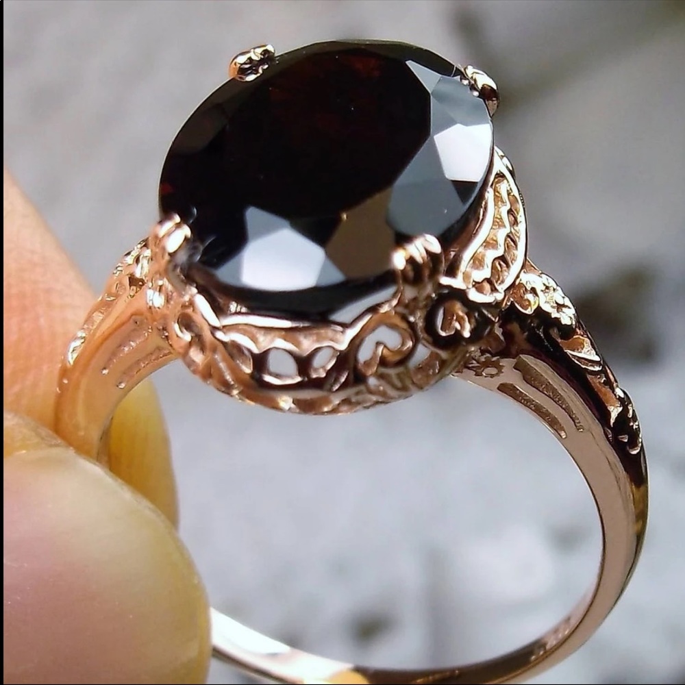 New Women’s Carved Yellow Gold Zircon Ring - Picture 2 of 6